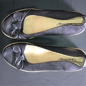 Bare Traps Black Slip Ons Trycia Women’s Size 8M